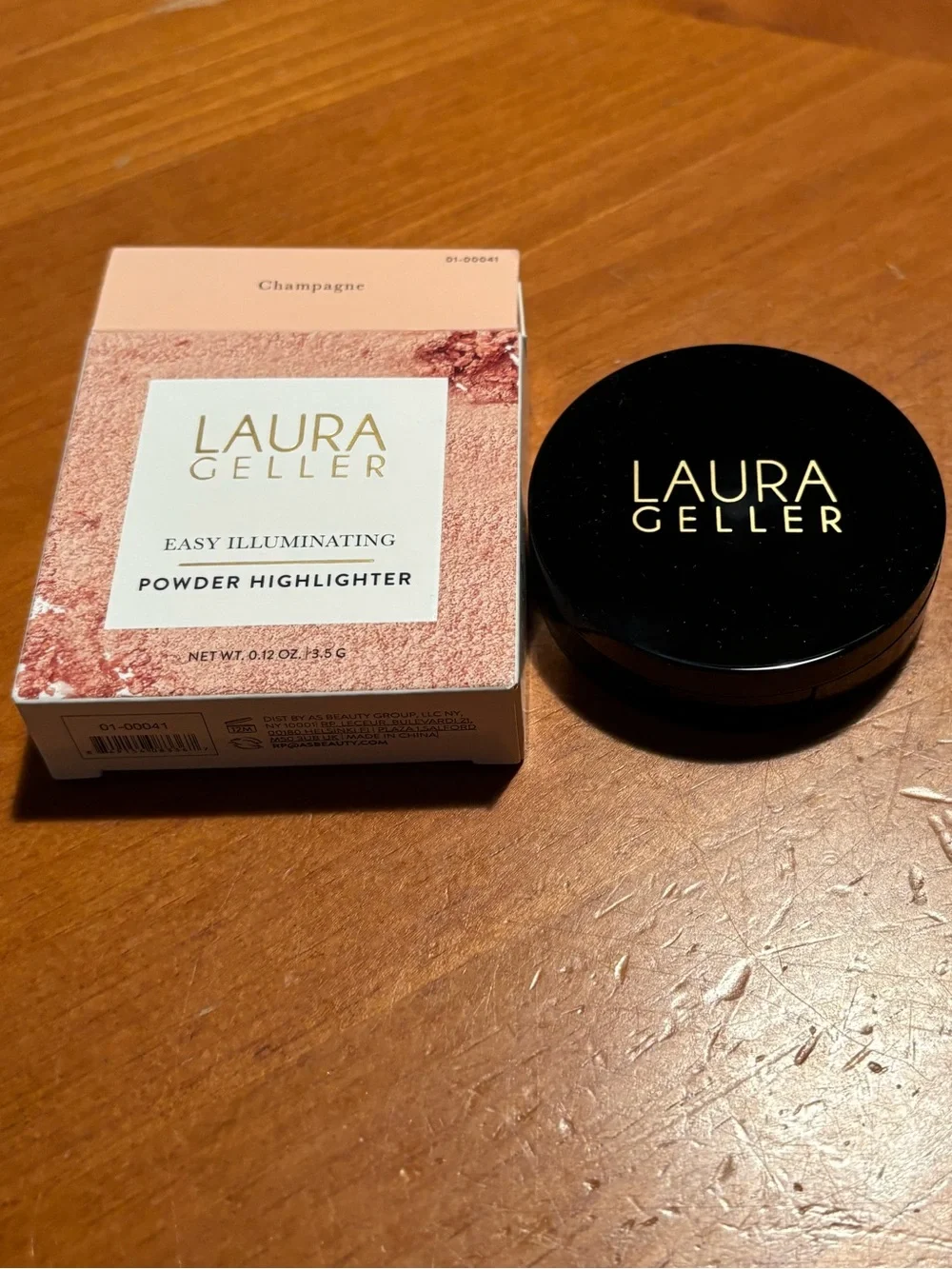 Laura Geller Easy Illuminating Powder Highlighter Champagne